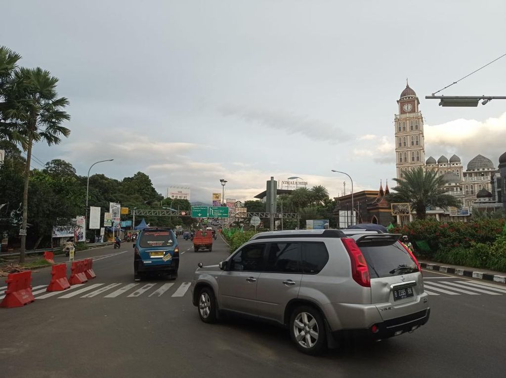 Penampakan Kondisi Lalu Lintas Arah Puncak saat Libur Nyepi Penampakan Kondisi Lalu Lintas Arah Puncak saat Libur Nyepi