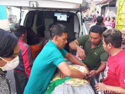 2 Pekerja di Probolinggo Tersetrum Hingga Listrik Satu Kampung Padam