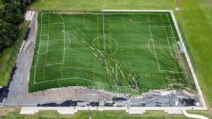Lapangan Sepakbola di Australia Hancur Diterjang Banjir