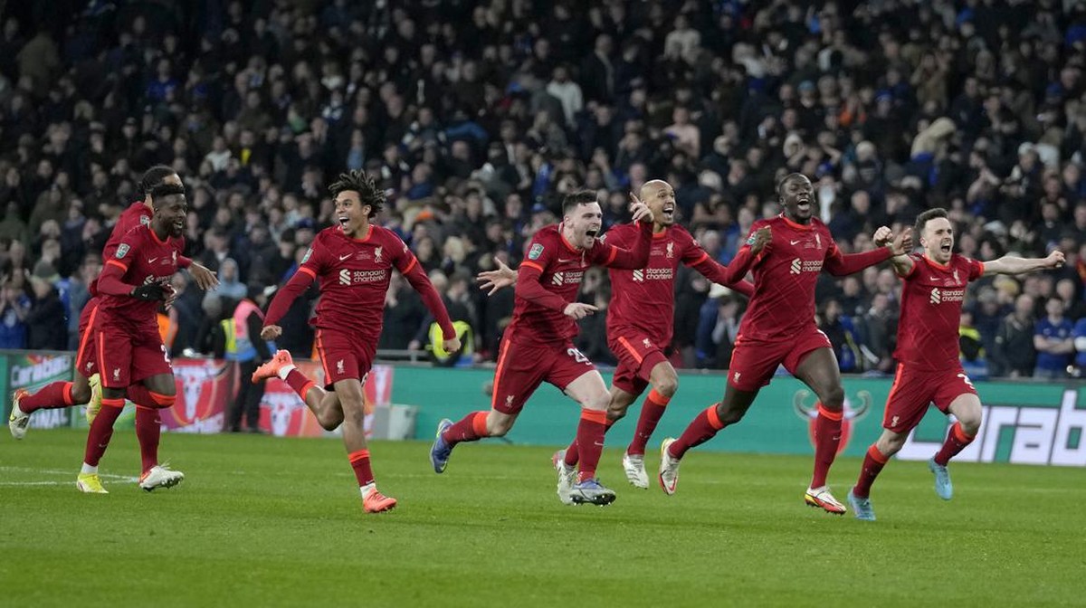 Liverpool juara Carabao Cup (Foto: AP/Alastair Grant)