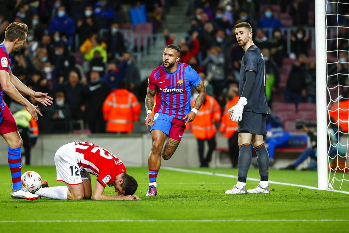 Memphis Depay Tebar Pesona ke Xavi Hernandez (AP)