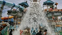 Menikmati Libur Panjang di Wahana Air Atlantis Ancol