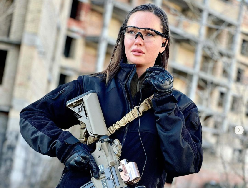 Viral Miss Ukraina Angkat Senjata, Siap Bela Negara dari Invasi Rusia