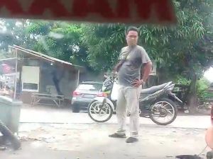 Viral Pria Ngamuk Malak Oli Motor dan Ancam Bakar Bengkel di Tangsel