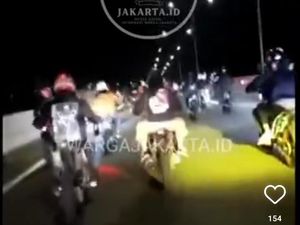 Dear Bikers yang Masuk Tol Kelapa Gading, Kalian Dicari Polisi! Dear Bikers yang Masuk Tol Kelapa Gading, Kalian Dicari Polisi!
