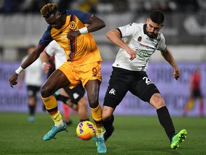 Spezia Vs Roma: Penalti Menit Terakhir, I Lupi Menang Dramatis! Spezia Vs Roma: Penalti Menit Terakhir, I Lupi Menang Dramatis!