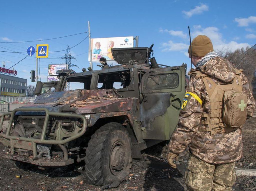 Ukraina Ditawari Senjata 20 Negara, Kawah Mulut Neraka di Rusia Tumbuh 1 Km