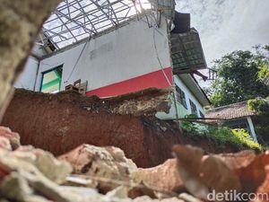 3 Kelas MTs di Lebak Ambruk Gegara Pergerakan Tanah, Siswa PTM Bergilir