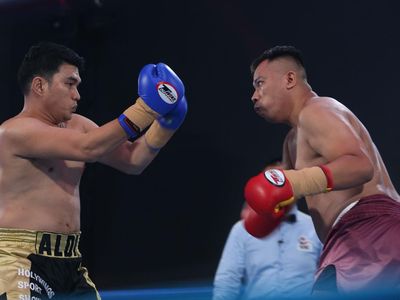 Pertarungan Vicky Prasetyo vs Aldi Taher di Ring Tinju
