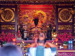 Peringatan Bertahta Kongco Tan Hu Cin Jin, Umat TITD Banyuwangi Tak Gelar Kirab