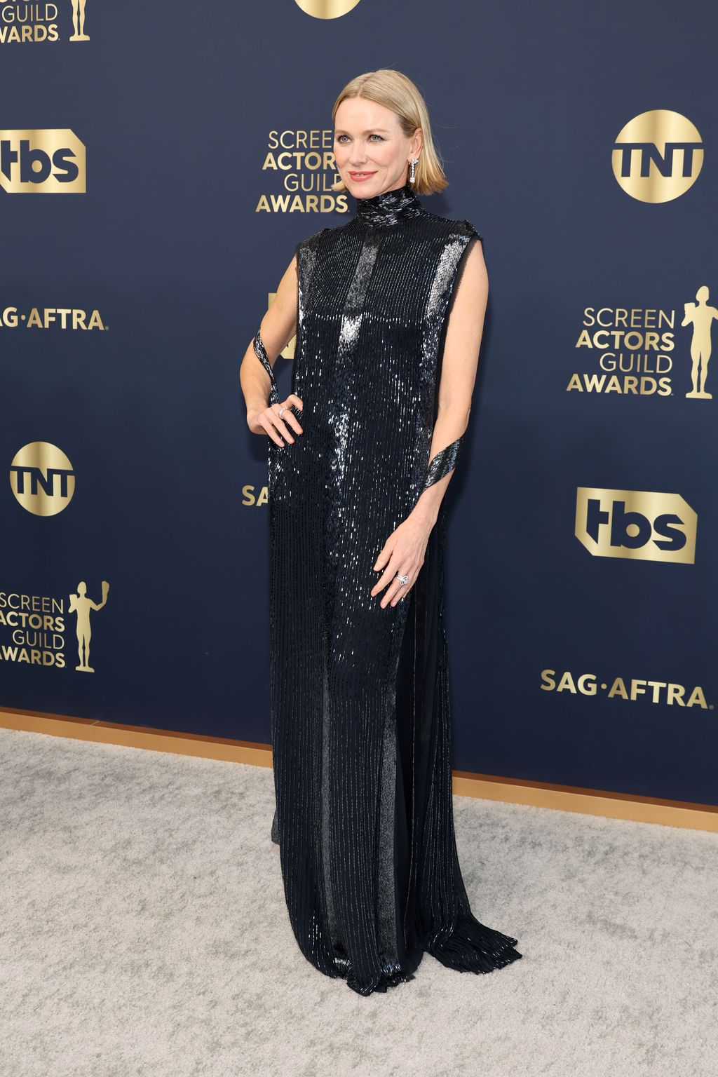 SANTA MONICA, CALIFORNIA - FEBRUARY 27: Naomi Watts attends the 28th Annual Screen Actors Guild Awards at Barker Hangar on February 27, 2022 in Santa Monica, California.  (Photo by Amy Sussman/WireImage)