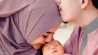 8 Foto Imutnya Baby Ameena Hanna, Anak Aurel & Atta, Pipinya Bikin Gemas!