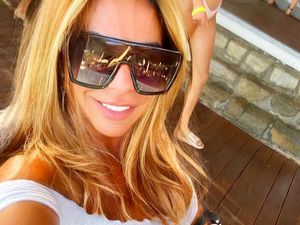 8 Foto Nenek Bugar Berperut Six Pack yang Banyak Ditaksir Pria Muda 8 Foto Nenek Bugar Berperut Six Pack yang Banyak Ditaksir Pria Muda