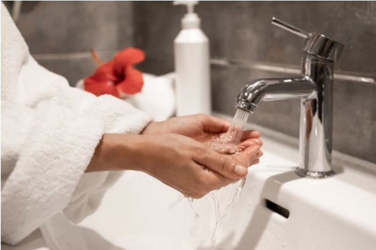 Bersihkan ketiak sebelum mencukur