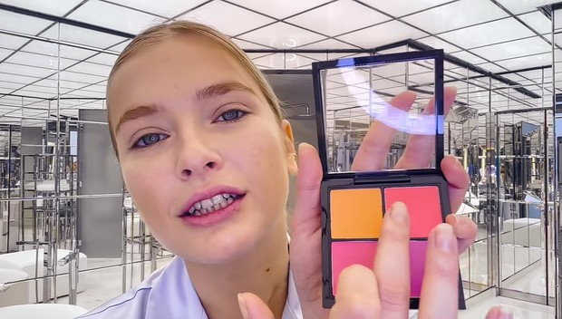 Blusher/Foto: Youtube.com/Vogue France Blusher