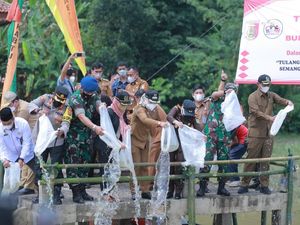HUT Ke-25 Kabupaten Tulang Bawang, Bupati Tebar 25 Ribu Benih Ikan HUT Ke-25 Kabupaten Tulang Bawang, Bupati Tebar 25 Ribu Benih Ikan