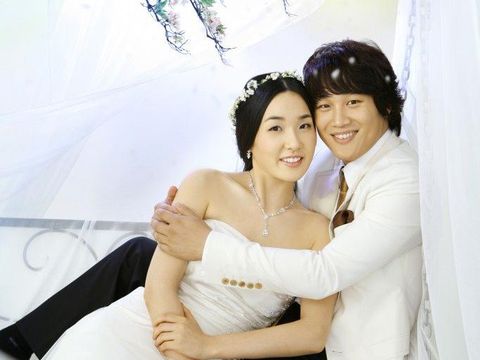 Potret pernikahan Cha Tae Hyun dan sang istri