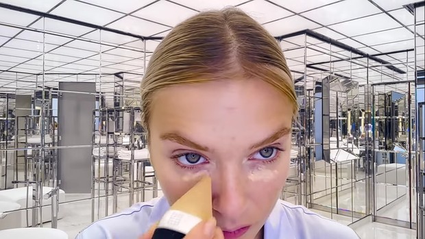 Concealer/Foto: Youtube.com/Vogue France Concealer