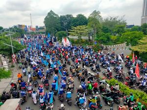 Pendemo Mulai Bergerak ke Kota Surabaya, Hati-hati Macet di Titik Ini Pendemo Mulai Bergerak ke Kota Surabaya, Hati-hati Macet di Titik Ini
