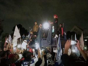 Plt Sekdaprov Jatim Temui Buruh Janji Sampaikan Hasil Diskusi ke Gubernur