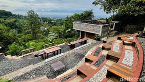 Di Bukit Pakar Bandung, Berkeringat Dahulu, Ngopi-ngopi Kemudian