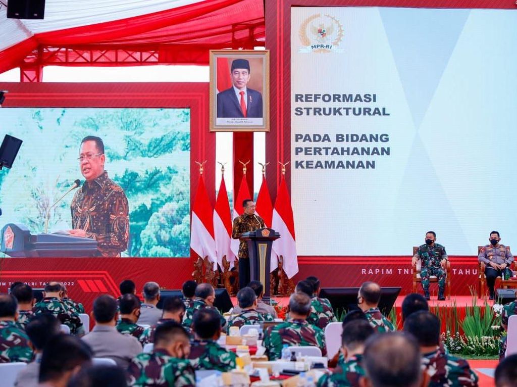 Bamsoet Ingatkan TNI-Polri Waspada Hadapi Situasi Geopolitik Global