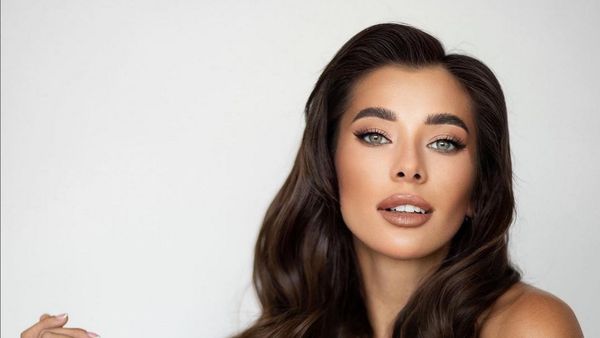 10 Potret Miss Universe Ukraina, Minta Bantuan untuk Negaranya yang Diinvasi