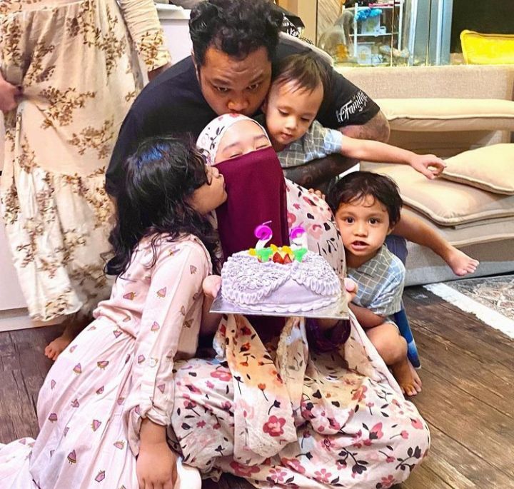 Inara, Istri Virgoun yang Senang Makan Bareng Keluarga
