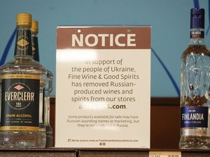 Invasi ke Ukraina Belum Usai, Vodka Rusia Dilarang di AS