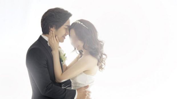 Potret pernikahan Jin Goo dan sang istri