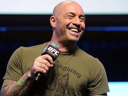 Usai Khabib Diusir Frontier Airlines, Joe Rogan: Untung Nggak Dilempar