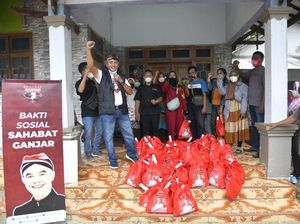 Bagikan Sembako di Pemalang & Tegal, Relawan Ganjar Manfaatkan Aplikasi