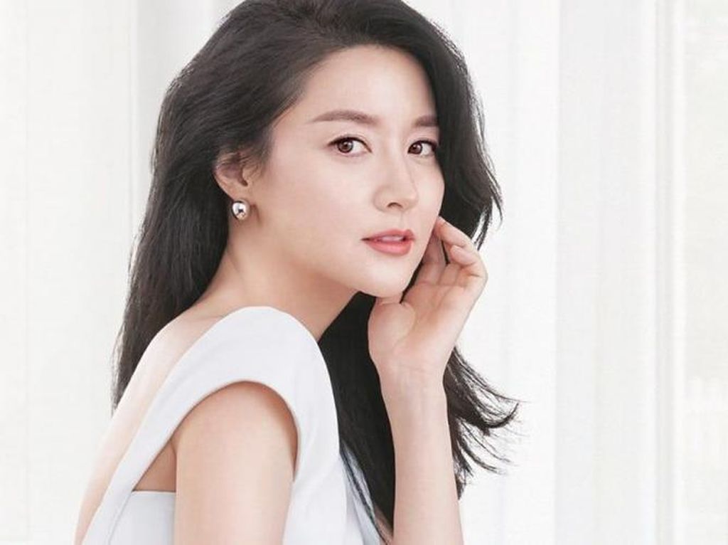 Aktris Lee Young Ae Beri Dukungan ke Ukraina, Donasi Rp 1 M