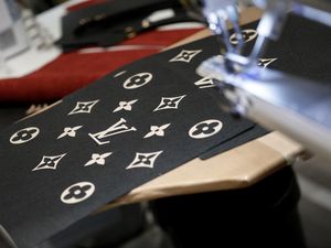 Viral Turis China Emoh Simpan Tas Louis Vuitton, Penerbangan Ditunda Sejam Viral Turis China Emoh Simpan Tas Louis Vuitton, Penerbangan Ditunda Sejam