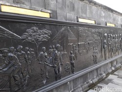 Saat Tantangan Debat Fadli Zon Dijawab Lugas Mahfud Md-Sejarawan