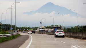 Nikmati Indahnya Gunung Merbabu saat Melintasi Tol Trans Jawa