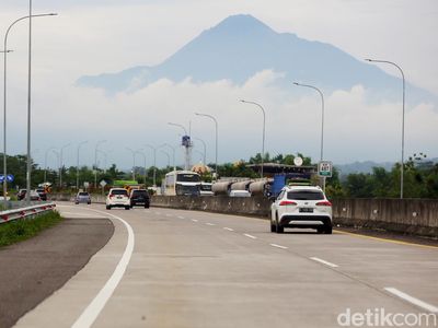 Nikmati Indahnya Gunung Merbabu saat Melintasi Tol Trans Jawa