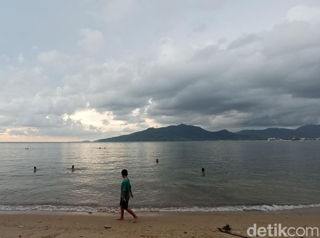 Pantai Kalangan, Vitamin Sea Favorit di Sibolga