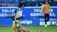 Nabil Fekir ada di nomor 9. Gelandang Real Betis ini sudah dilanggar 631 kali (Getty Images)