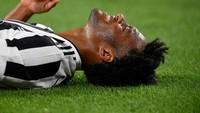 Juan Cuadrado ada di nomor 5. Winger Juventus ini sudah dilanggar 729 kali (Getty Images)