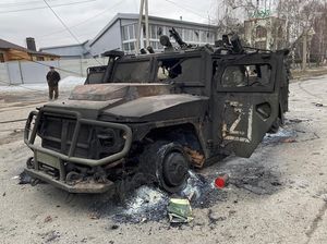 Penampakan Kendaraan Tempur Rusia Tigr-M yang Hancur di Ukraina