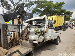 Pikap Tabrak Pembatas Jalan di Sumedang, 1 Tewas dan 3 Luka Berat