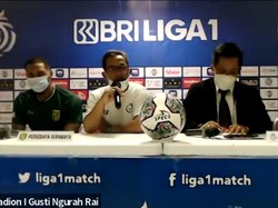 Pelatih Persebaya Tak Habis Pikir pada Wasit soal Pelanggaran Depan Mata
