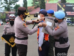 Corona Ngegas di Garut, Polisi Pelototi Prokes Warga Selama Ops Lodaya