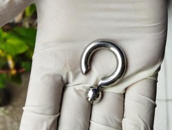 Pengakuan Petugas PMK yang Lepas Tindik di Kemaluan Pemuda Blitar