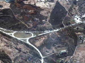 Capai 64 KM, Ini Potret Konvoi Militer Rusia yang Siap Menggempur Kiev