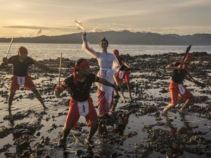 Putri Indonesia Maluku Menari Cakalele Putri Indonesia Maluku Menari Cakalele
