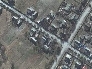 Penampakan Citra Satelit Konvoi Militer Rusia Membentang 64 Km Penampakan Citra Satelit Konvoi Militer Rusia Membentang 64 Km