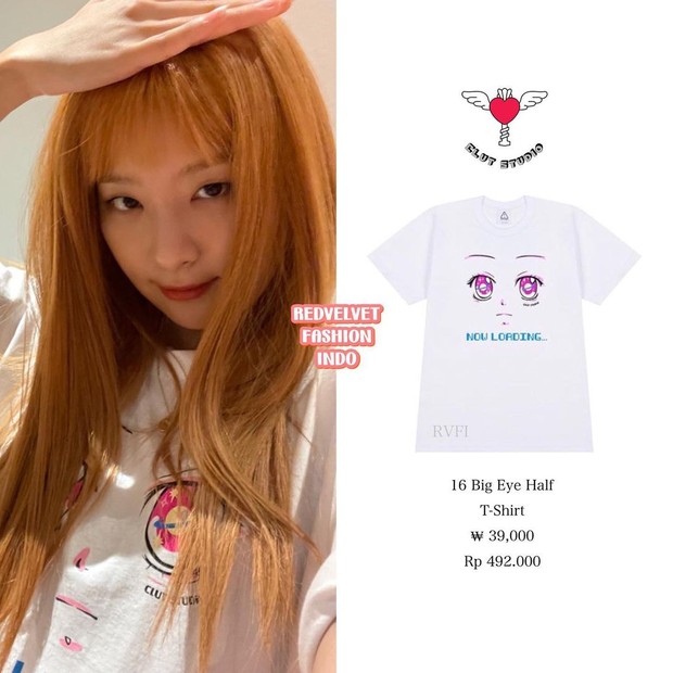 Seulgi nampak mengenakan t-shirt putih dengan harga 400 ribuan.