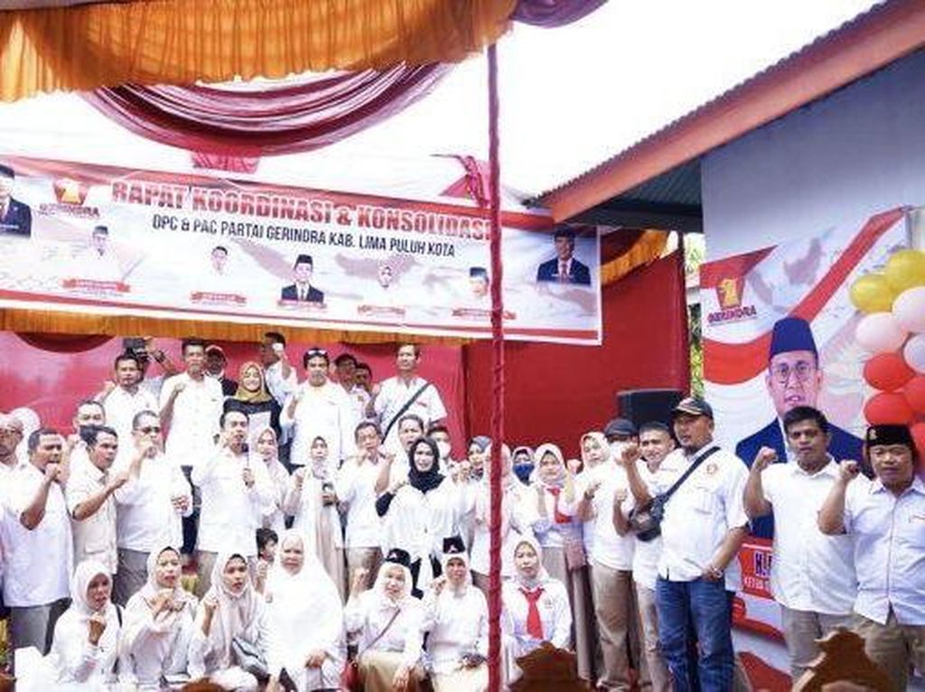 Teriakan Prabowo Presiden-Andre Rosiade Gubernur Menggema di Sumbar